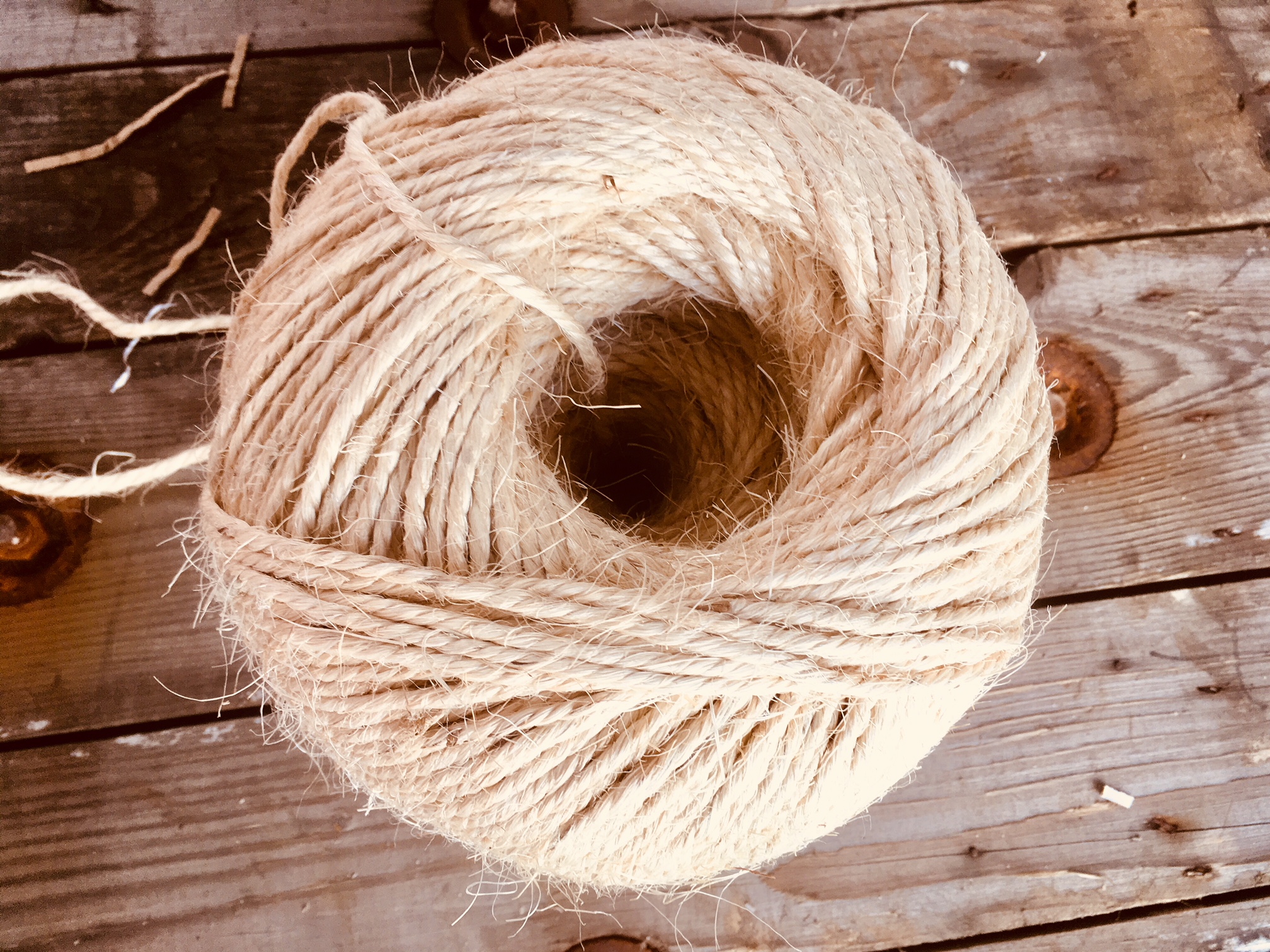 Corde (ficelle) de sisal 3 brins - 450 mètres - ± Ø: 3,10mm, grosse boule,  idéale pour les scouts